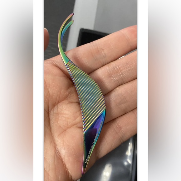 LASHIFY - THE BIRDIE WAND™ HOLOGRAM    3.7" L x 0.6" W
Japanese stainless steel - Picture 5 of 8